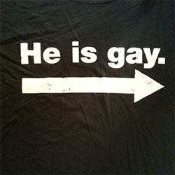 T Shirt Noir 'He Is Gay'