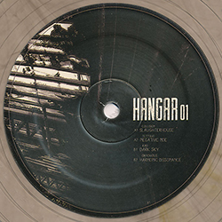 Hangar 01